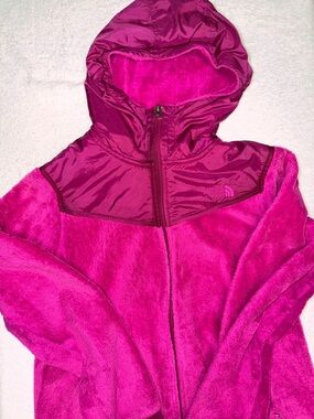 The North Face Bright Fuchsia & Magenta Hooded Puffer-Fleece Jacket
